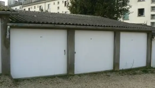 A louer garage centre St Nazaire 