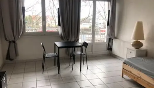 À vendre appartement à 100 m gare proche de paris à 15 mn RER.D