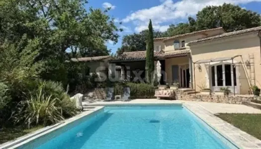 BASTIDE PROVENCALE AVEC PISCINE 