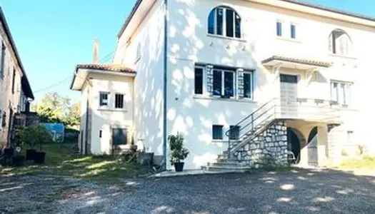 Propriété 6 chambres,10000m2 de terrain, aucun vis à vis 