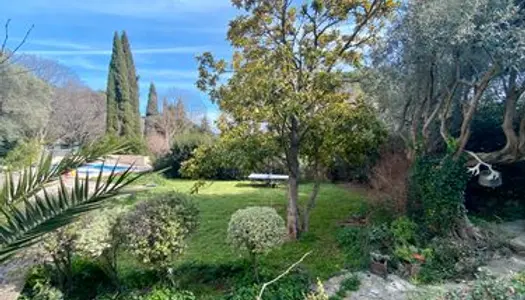 Maison 145m2 avec piscine, garage, dépendances