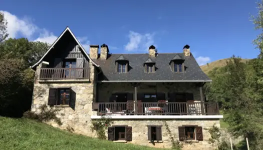 Maison 8 pièces 282 m² 