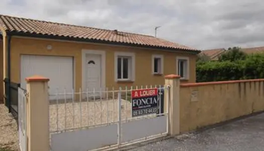 Maison - Villa Location Saïx 4p 83m² 730€