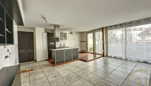 Vends appartement de 3 pièces 2 chambres 68m² avec balcon et parking au Chesnay rue de Versailles 