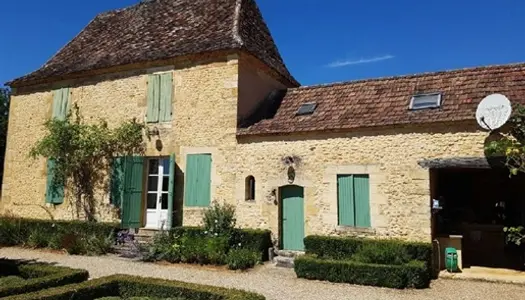Charmant stenen Périgourdijns huis op rustige locatie vlakbij een pittoresk dorpje met all 