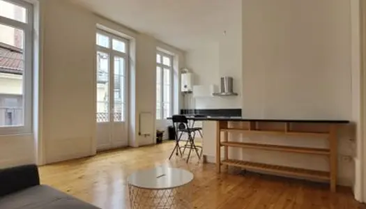 T3 meublé de 61 m² - rue Saint Jean 