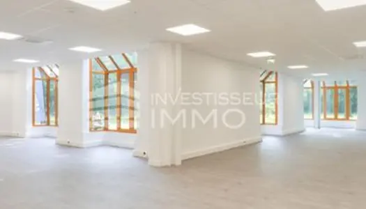 Immobilier professionnel Location Croissy-Beaubourg  141m² 1480€