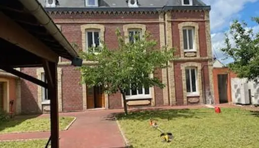 Propriété 10 pièces 275 m² 