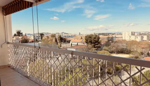 A vendre 13010 Appartement 5 pièces de 91 m2 avec Balcon vue Panoramique