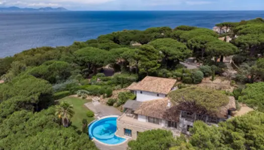 Magnifique villa à vendre dans Les Parcs de Saint-Tropez 