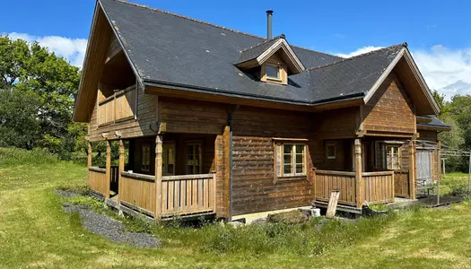 Maison en bois massif 
