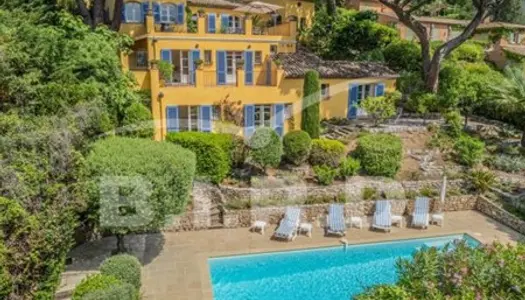 SAINTE MAXIME : Belle Villa Provençale