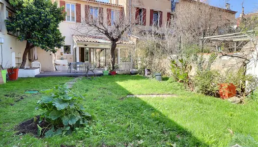 Maison à louer avec jardin 13015