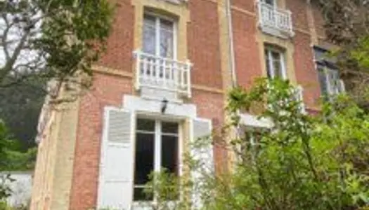 Maison 7 pièces 232 m²