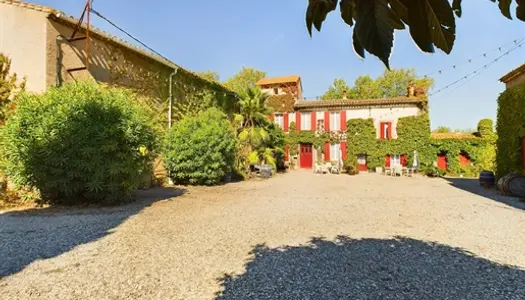 Domaine avec vignes et gîtes