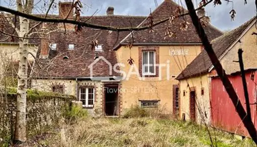 Maison de bourg dans un beau village du Perche