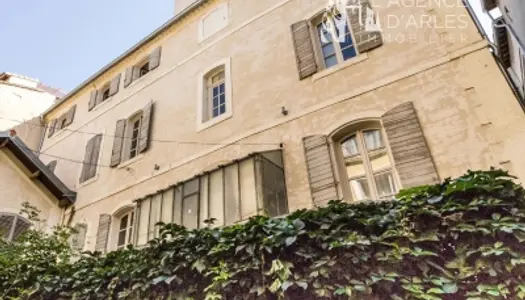 Arles - Hôtel Particulier Historique Entièrement Loué - Investissez dans l'Histoire d'Arles 