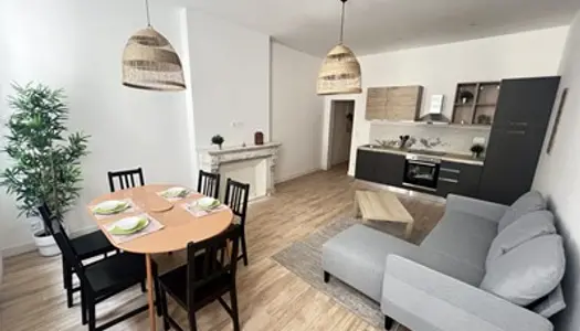 Toulon Centre Ville appartement rénové et meublé avec gout 