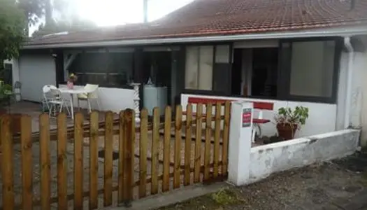Urgent : A vendre 2 maisons mitoyennes + un atelier , idéal pour gîtes proche du lac 