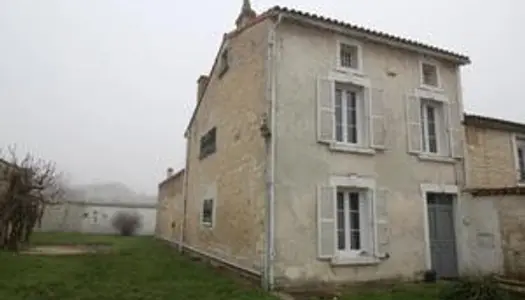 Maison de ville avec jardin et garage