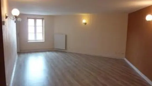 MONTBRISON - APPARTEMENT F2 