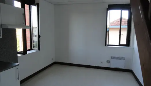 Location Appartement 29 m² à Semeac 350 € CC /mois