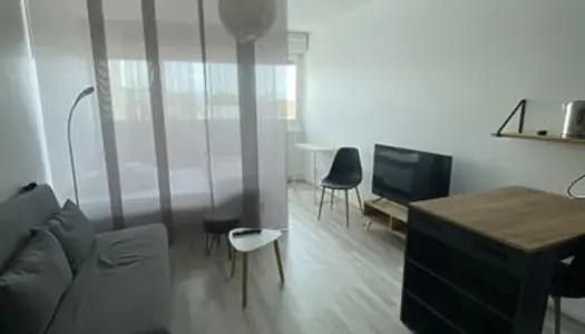 Studio 1 pièce 27 m² 