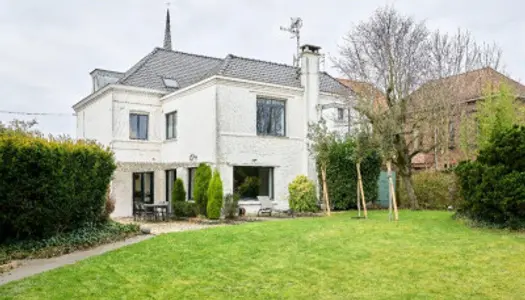 Maison 5 pièces 230 m²