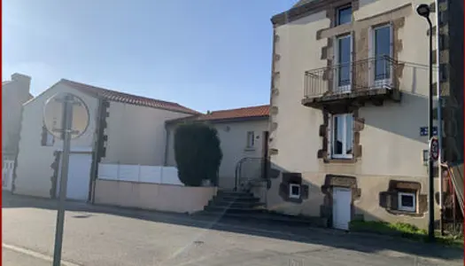 Maison de bourg 75 M2 avec garage et jardin 