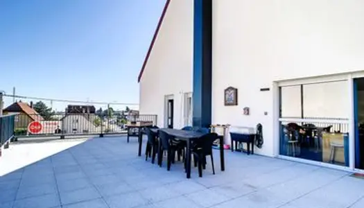 A louer appartement a 50 metres de l'entree de dijon - terrasse 75m2 