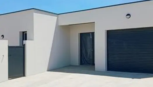 Villa neuve de type 4 avec garage et Piscine 