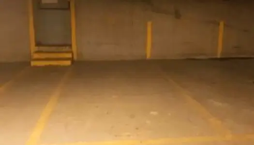 Loue place de parking