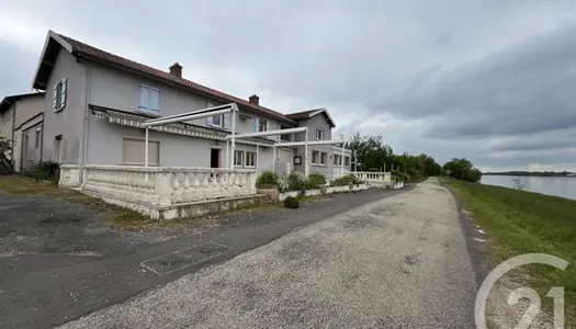Maison Vente Saint-Martin-Belle-Roche  554m² 550000€