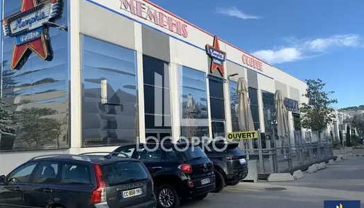 Local commercial 327 m²