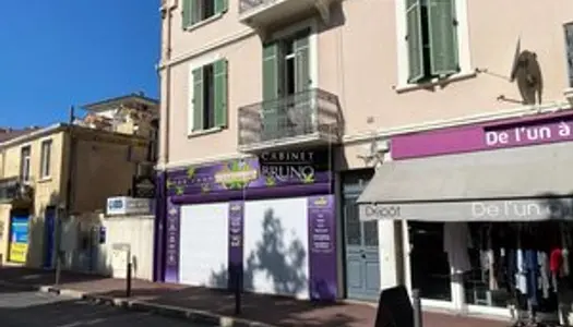 Immobilier professionnel Location Cannes  52m² 1150€