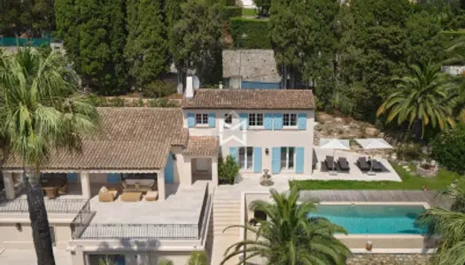 Cannes - Villa de 5 chambres dans Domaine Privé 