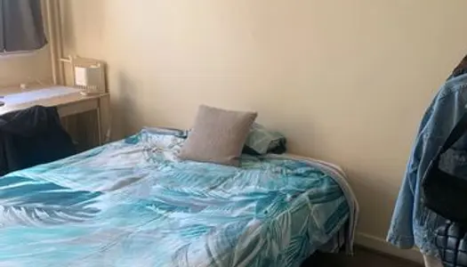 Chambre tranquille dans un appartement 