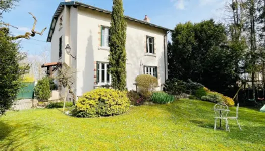 Maison 5 pièces 254 m²