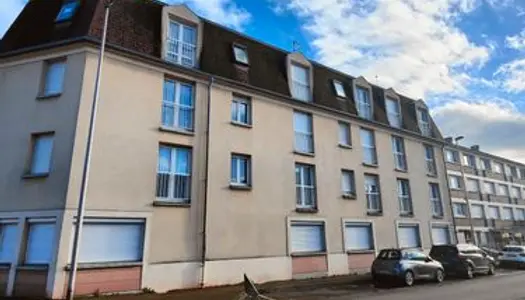 Rare à la vente, bâtiment de 1300 m² à réhabiliter en centre-ville à Saint Florentin