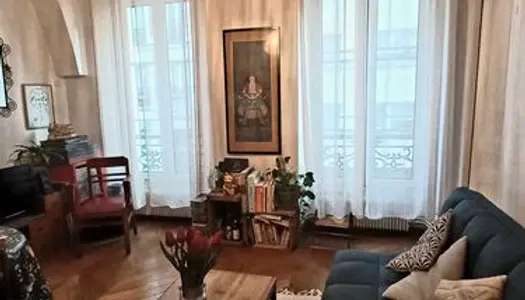 Appartement 3 pièces 43 m² Métro Pyrénées 