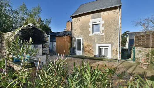 Dpt Maine et Loire (49), à vendre  maison P5  - Terrain de 687 m²