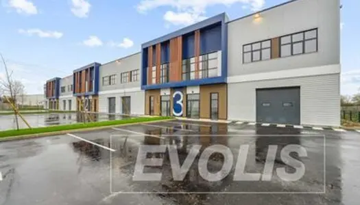 Cellules neuves, belles prestations - 3 235 m² divisibles à partir de 538 m² 