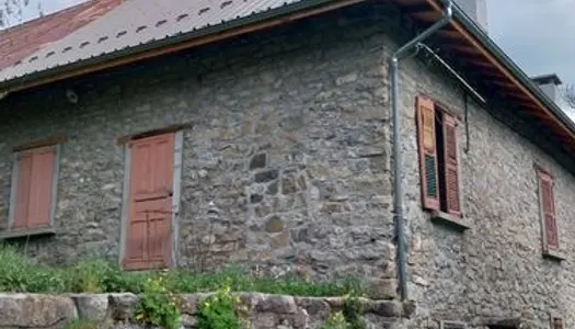 Maison de campagne située sur la commune de Montclar 