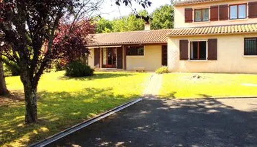 Villa 5 pièces 137 m² 