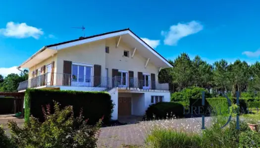 Maison 8 pièces 158 m² 