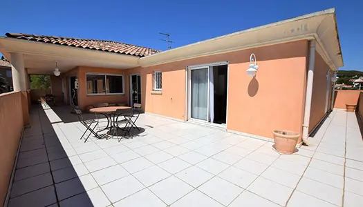 Location Appartement 121 m² à Bandol 2 325 € CC /mois