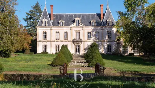 Charbonnières les Bains - Château du XIXè siècle - Dépendances - Parc de 5ha - Etang