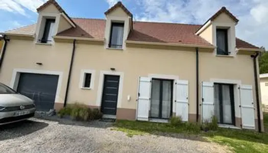 Maison - Villa Location Mousseaux-sur-Seine 5p 124m² 1650€