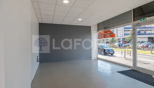 Location Local commercial 85 m² à Gaillard 2 480 € CC /mois