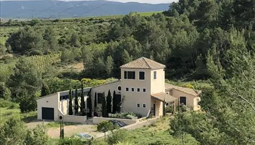 Maison à la campagne, magnifiquement située,